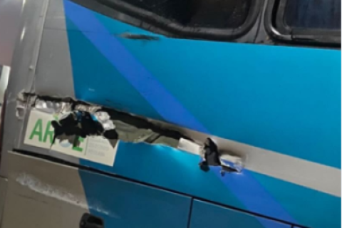 Ônibus com integrantes da quadrilha junina Paixão Junina é atingido por trem após apresentação em Nova Russas