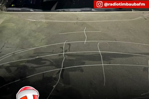 Hilux é atacada a pedradas em Ararendá; professora é apontada como suspeita e caso termina na delegacia