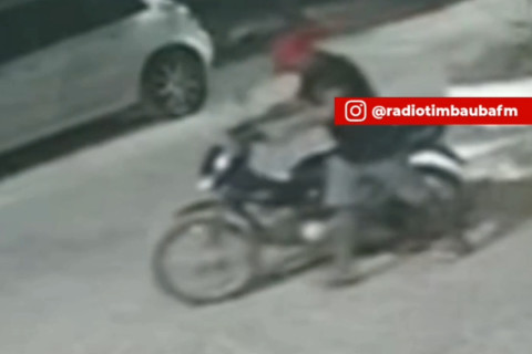 Motocicleta furtada em Nova Russas é localizada abandonada na zona rural