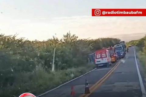 Grave acidente com ônibus deixa mortos e dezenas de feridos na CE-187, em Tauá
