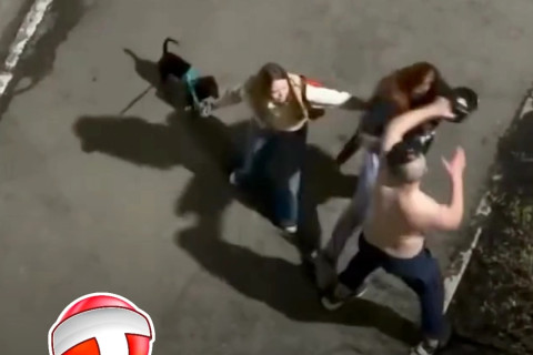 Mulher enfrenta agressor para defender amiga durante ataque