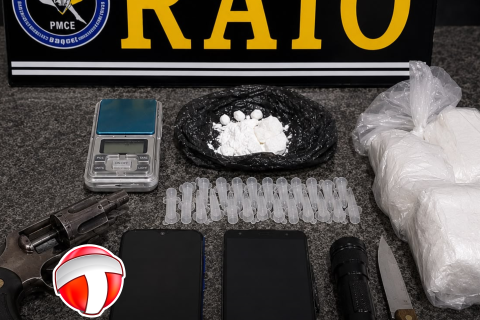 RAIO prende suspeito de tráfico e apreende arma e cocaína em Catunda