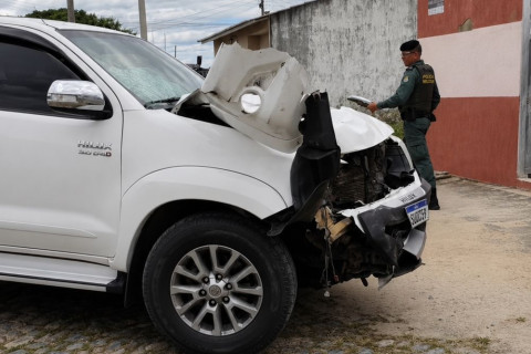Após morte de motociclista na CE-265, polícia localiza Hilux suspeita de envolvimento no acidente em Nova Russas