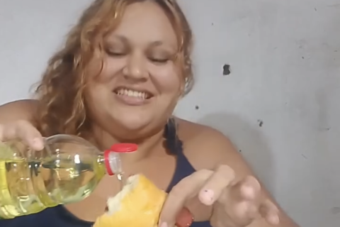 Influenciadora viraliza ao beber óleo e comer margarina pura: ‘não façam isso’”
