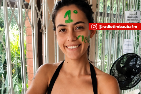 Jovem que vendia paçocas, dormia em abrigo e estudava pelo celular conquista 1º lugar em Letras