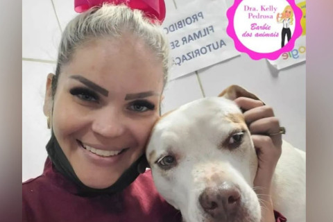 Justiça absolve cirurgião e condena outro por morte da 'Barbie dos Animais' após cirurgia plástica