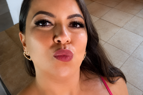Tragédia: Mulher morre após sofrer choque elétrico ao manusear máquina de lavar na Bahia
